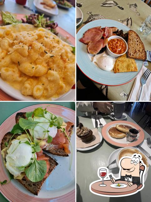 The Boathouse, Rouken Glen Park, Davieland Rd in Giffnock Restaurant menu and reviews