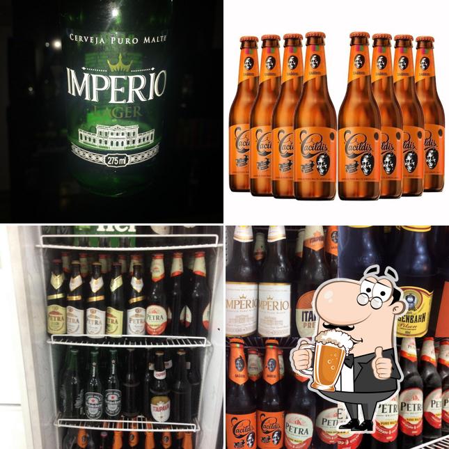 Peça um copo de cerveja leve ou escura