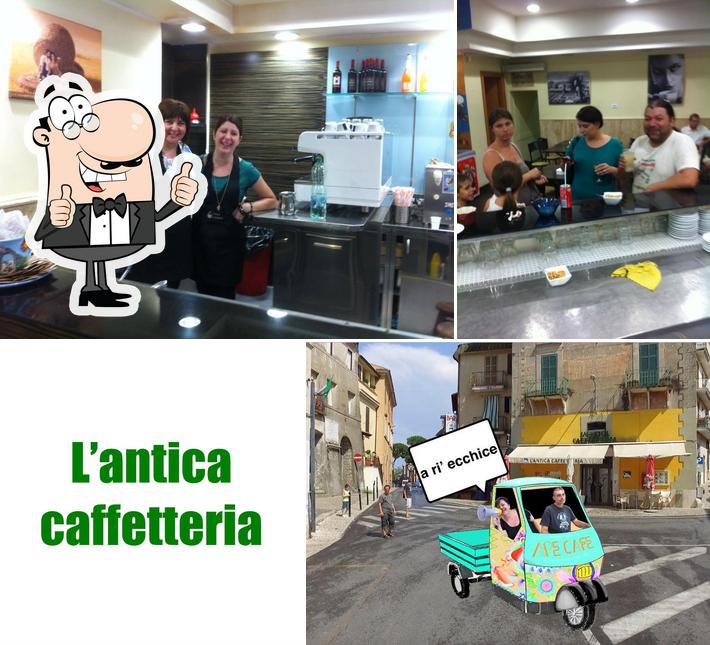 Vedi questa immagine di L'antica Caffetteria