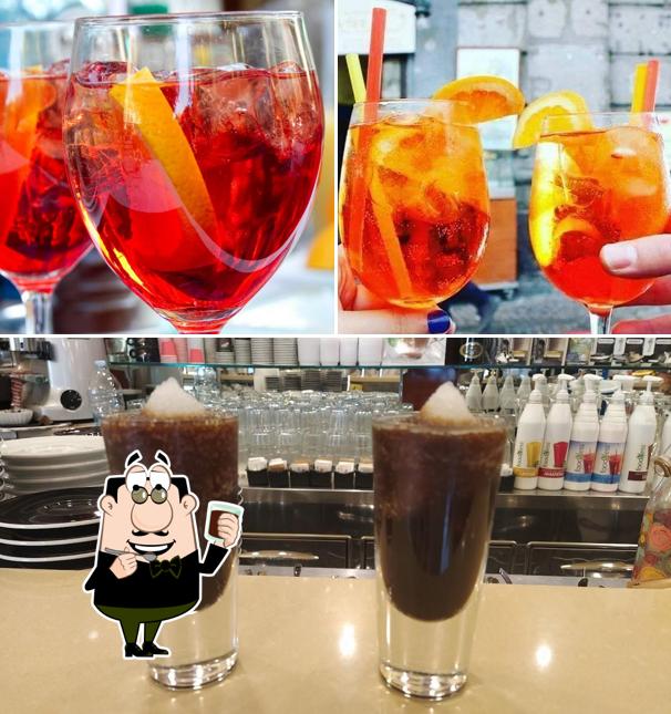 Goditi un drink a Bar Illiric Siponto