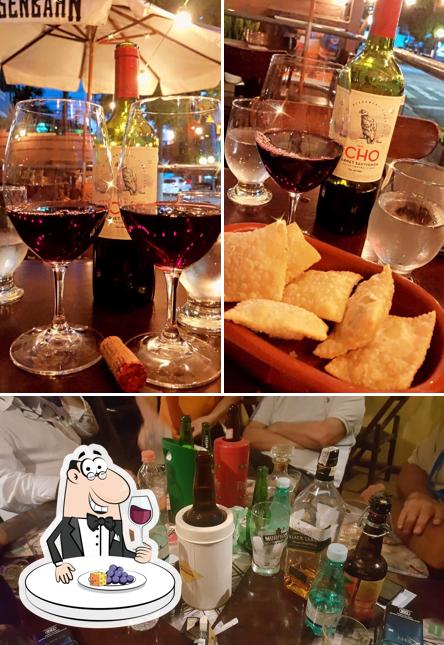 É agradável tomar uma taça de vinho no Pier 1327 | Restaurante e Bar em São Paulo