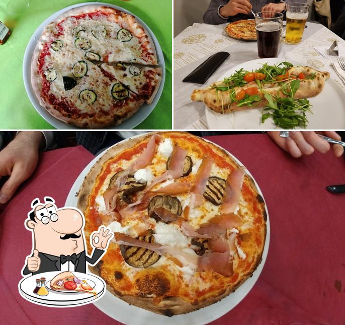 Ordina una pizza a Pizzeria Ristorante Jamme Jà
