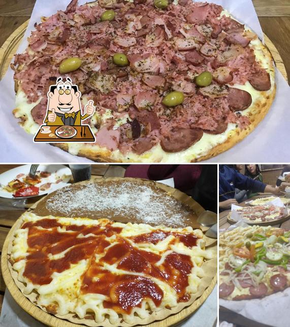 Pick pizza at Pizzaria Bambine