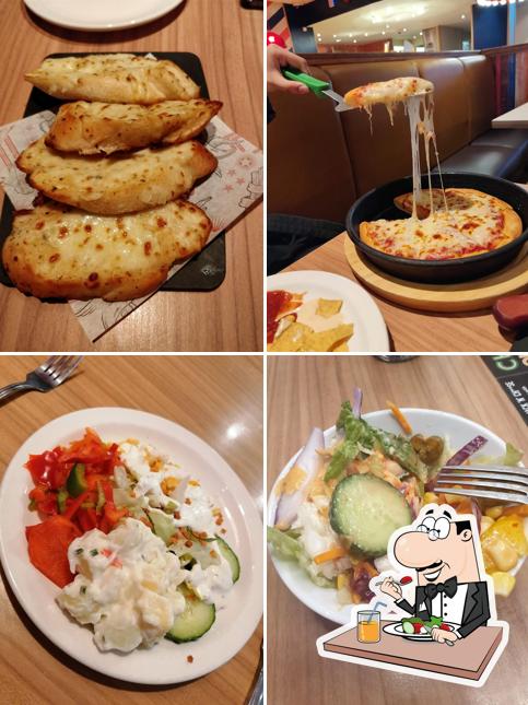Pizza Hut, 148, 154 High St in Uxbridge Restaurant reviews