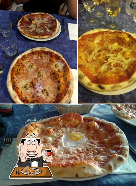 Prova una pizza a Ristorante Pizzeria Bar La Marina