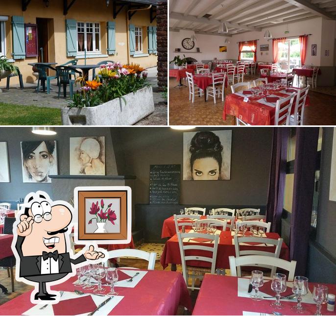 Installez-vous à l'une des tables de Auberge du Poteau Vert Restaurant Saint-Nicolas-de-Redon, 44460