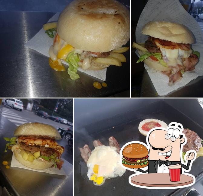 Ordina un hamburger a Yankee Burger Milan