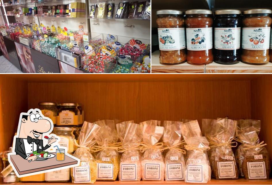 Cibo al Torrefazione Drogheria Foroni E