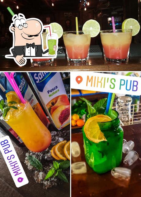 Disfrutra de tu bebida favorita en Miki's Pub