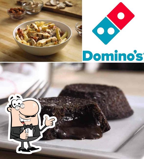 Mire esta imagen de Domino's Pizza