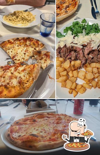 Scegli tra le svariate varianti di pizza