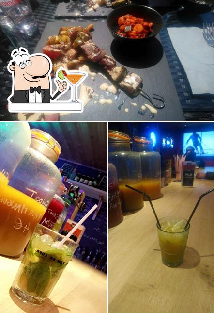 Parmi les différentes choses de la boire et la nourriture, une personne peut trouver sur Bar Le QG