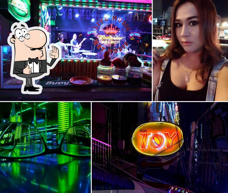 Toy Bar, Bangkok, 4/6 Soi Cowboy - Restaurant reviews