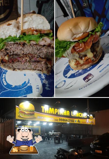 A imagem da comida e exterior no Tampinha Lanches sarandi