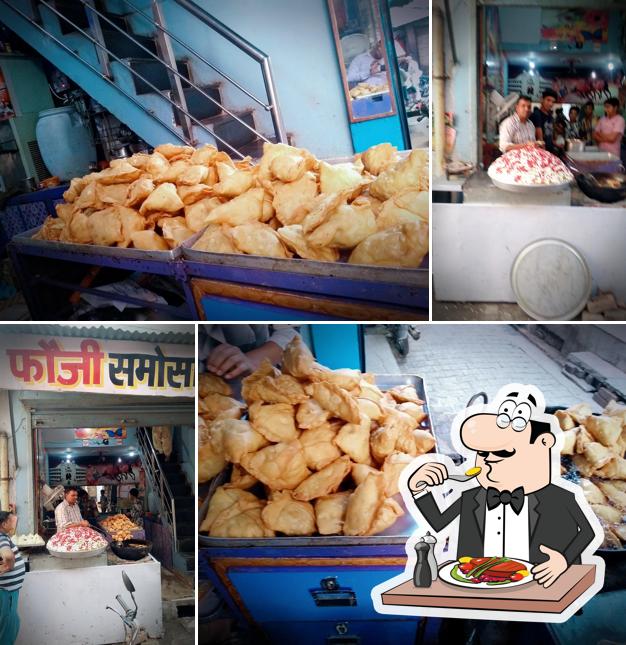 Food at Fauji Samosa Bhandar