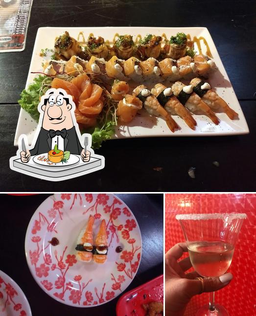 Entre diferentes coisas, comida e bebida podem ser encontrados no Shiro Oriental