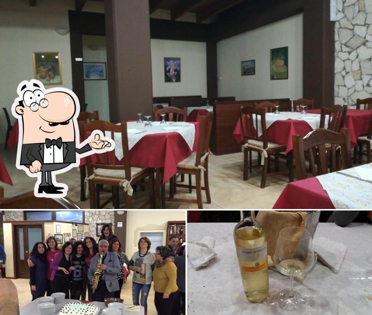 Questa è la immagine che raffigura la interni e bevanda di Ristorante Pizzeria Fantasy