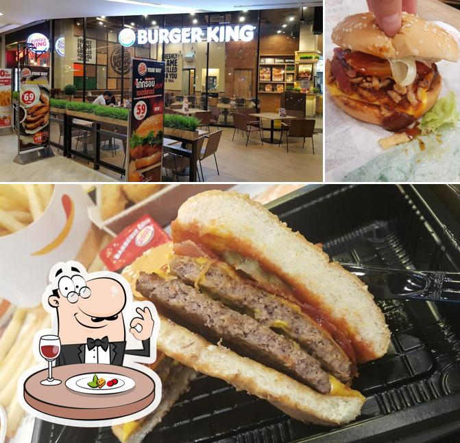Помимо прочего, в Burger King - Jas Urban Srinakarin есть еда и внутреннее оформление