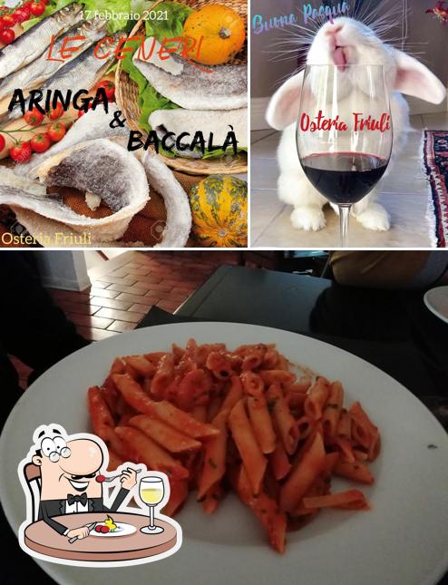 La immagine di cibo e vino da Osteria Friuli