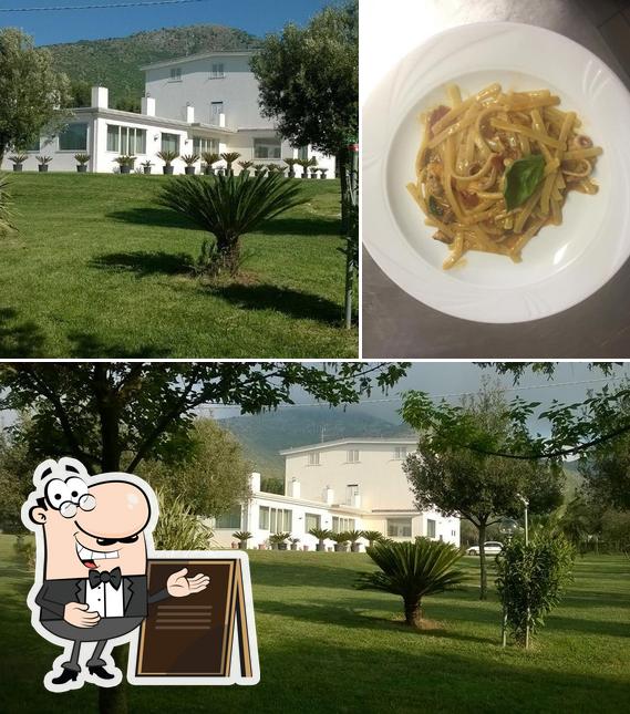 Questa è la foto che presenta la esterno e cibo di Tenuta Altosapore - Galà e Ricevimenti