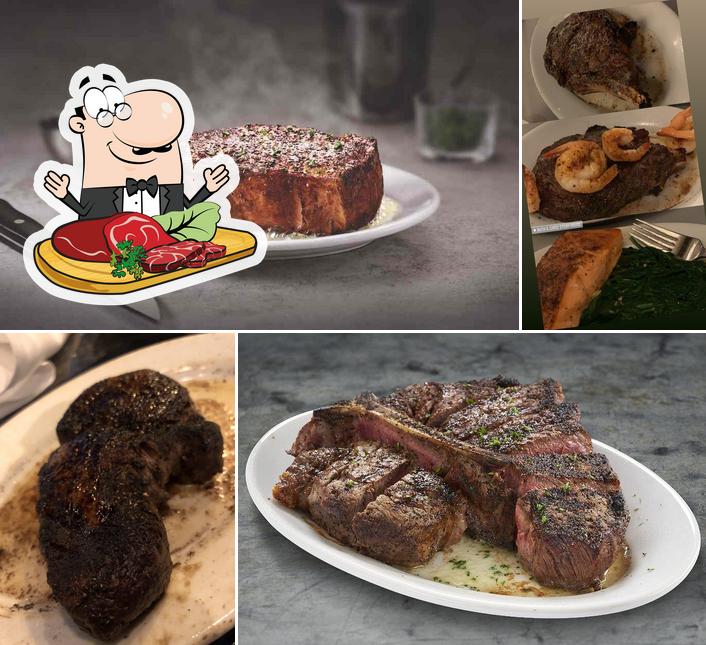Elige un plato con carne en Ruth's Chris Steak House