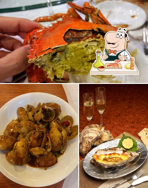 Toma marisco en 威龍海鮮酒家 Wai Lung Seafood Restaurant