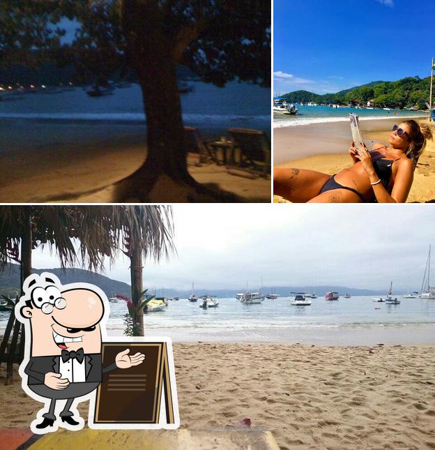Veja imagens do exterior do Café do Mar