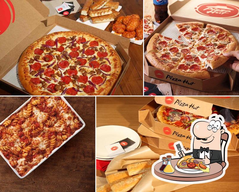 Pizza Hut, 2690 S Hopkins Ave in Titusville Restaurant menu and reviews