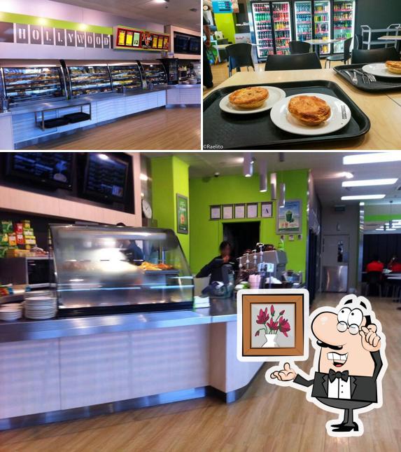 hollywood manukau warehouse, 36 Cavendish Dr in Auckland Restaurant