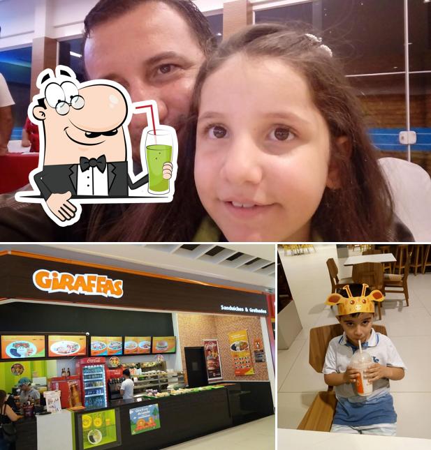 Desfrute de uma bebida no Giraffas Shopping Rio Poty