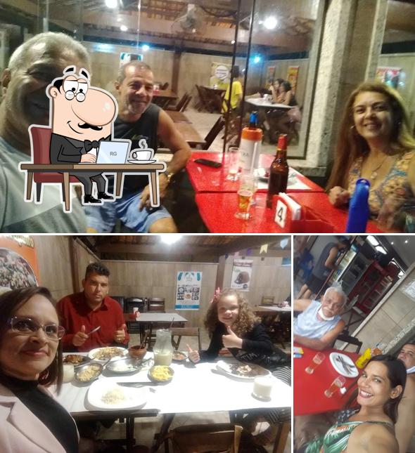 O interior do FRANGO NA BRASA