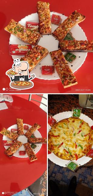 Order pizza at ROYAL BEAN'S CAFE Best Restaurant in Manjhanpur