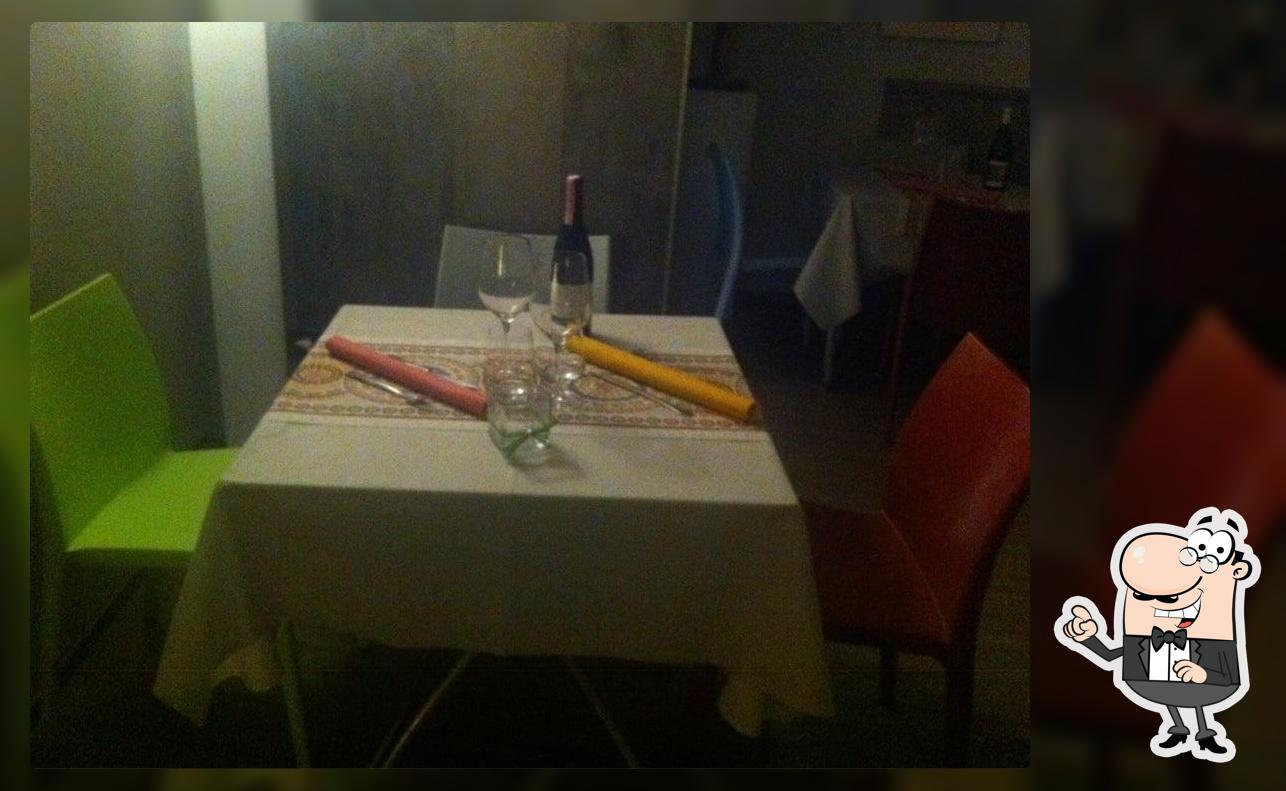 Siediti a un tavolo di FM