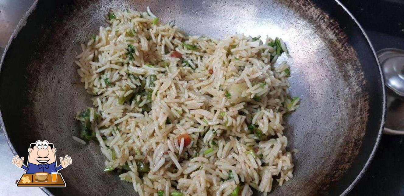 Food at Khandeshi Katta