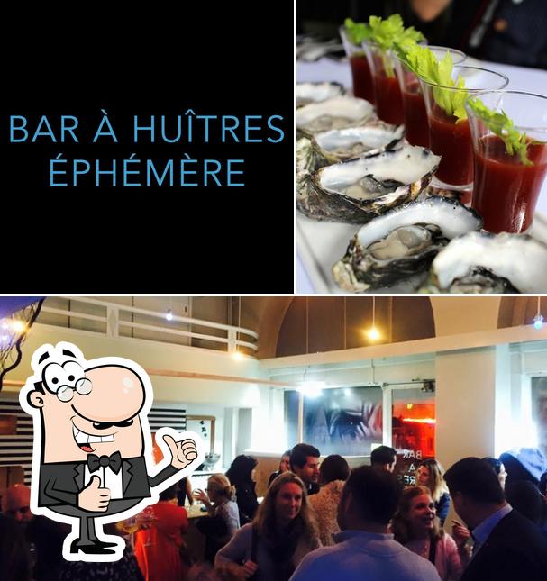 Regarder cette photo de bar à huîtres ephemère