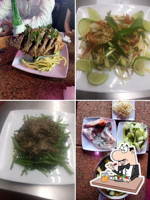 Food at Hội Ngộ Restaurant