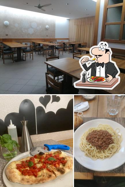 La foto della cibo e interni di Ristorante Pizzeria Grazioli