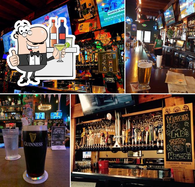 Mo's Irish Pub Vintage Park - 