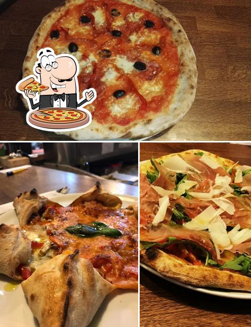 Get pizza at Pizzeria da Roberto