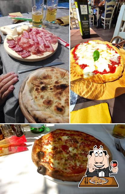 Prenditi una pizza a Ristorante Pizzeria Villa Cian