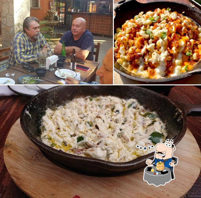 Las imágenes de comida y comedor en El Rey botanero restaurante