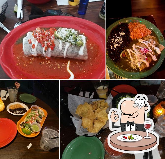 https://img.restaurantguru.com/c22a-Mad-Dog-and-Beans-Mexican-Cantina-meals-3.jpg