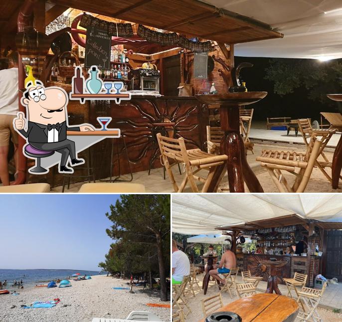 Gli interni di Kokopelli Beach Bar