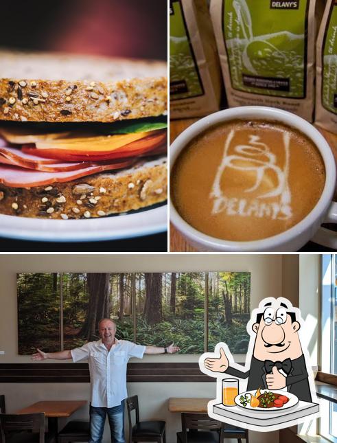 Jetez un coup d’oeil à la photo représentant la nourriture et table à manger concernant Delany's Coffee House