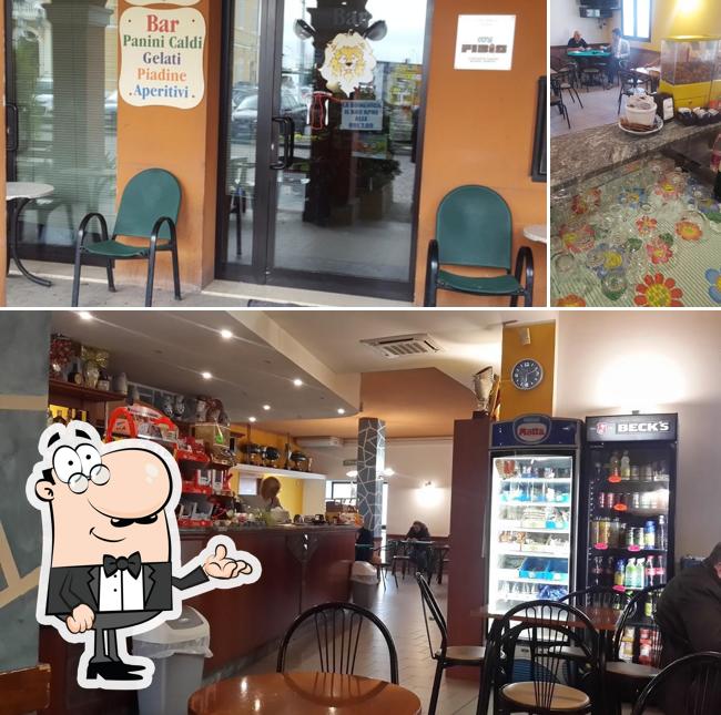 Dai un'occhiata agli interni di Bar Leon D'Oro