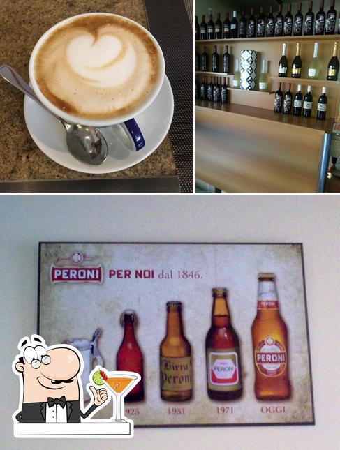 Goditi un drink dal menu