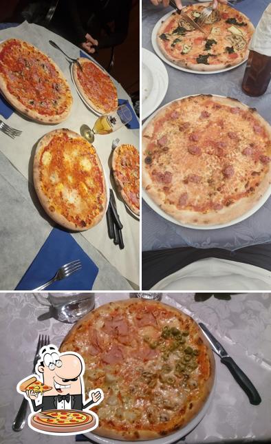 Scegli tra le svariate varianti di pizza