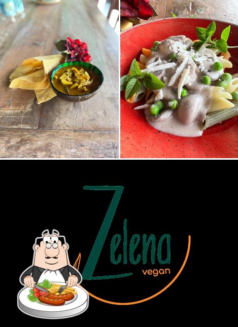 Confira a foto ilustrando comida e interior no Zelena Vegan DELIVERY