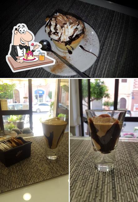 Caffetteria del Viale serve un'ampia selezione di dessert