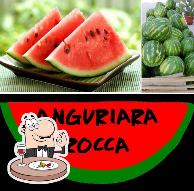 Comida en Anguriara Rocca